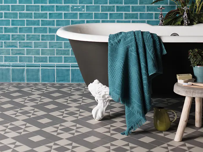Badkamer landelijk met wand- en vloertegel