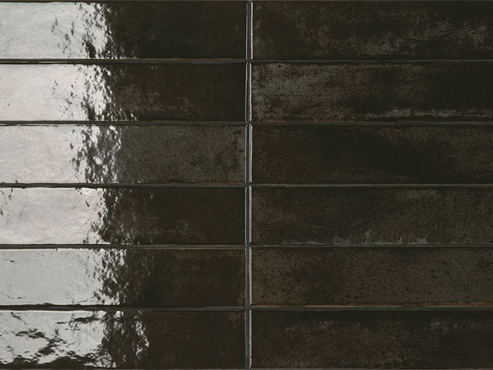Wandtegel Aleluia Raku Black Lava 7 5,6x26,7x0,77 | 600-282 | Jan Groen Tegels