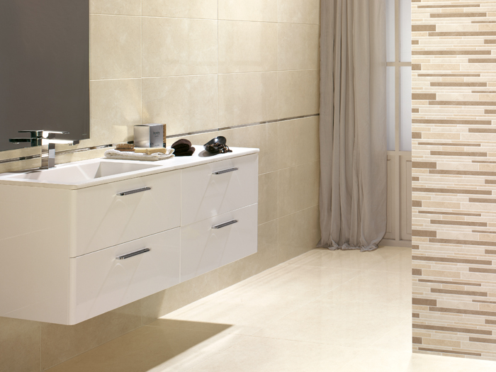 Moderne badkamer met beigekleurige wandtegels, gecombineerd met mozaïek in bijpassende tinten